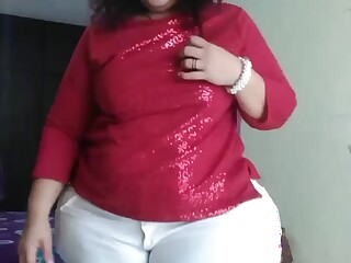 A huge ass is the main advantage of this Mexican fat girl