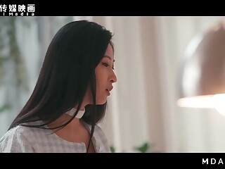 亚洲色情巨乳美女沙发激战