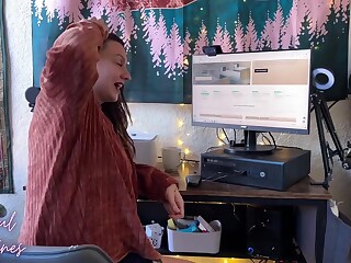 Tattooed Mature Babe Gets Hardcore Bed Pounding