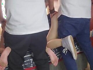 出轨妻子在卧室被硬操的淫乱群交