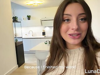Mesera francesa recibe follada brutal en el garaje POV