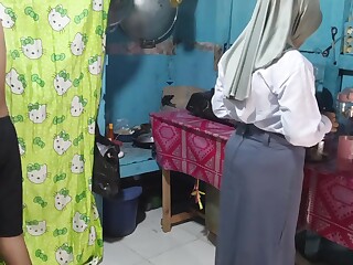 Rania Dinda aluna indonésia de hijab fodida na cozinha